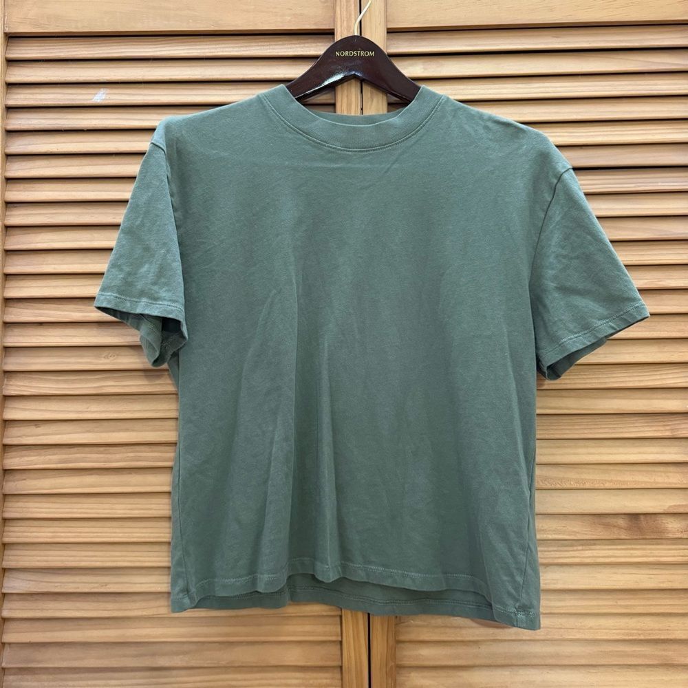 Abercrombie & Fitch Green Tee size small